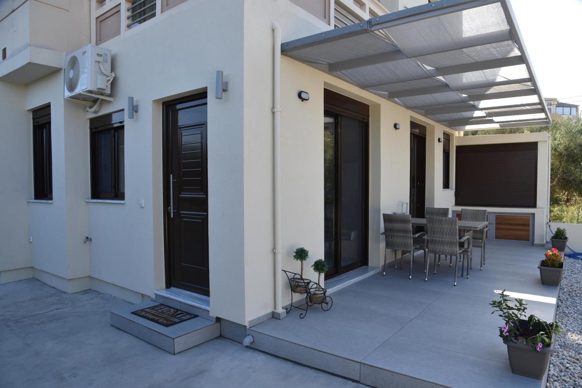 Pirgos Deluxe Apartment - Private Parking Kíssamos Dış mekan fotoğraf