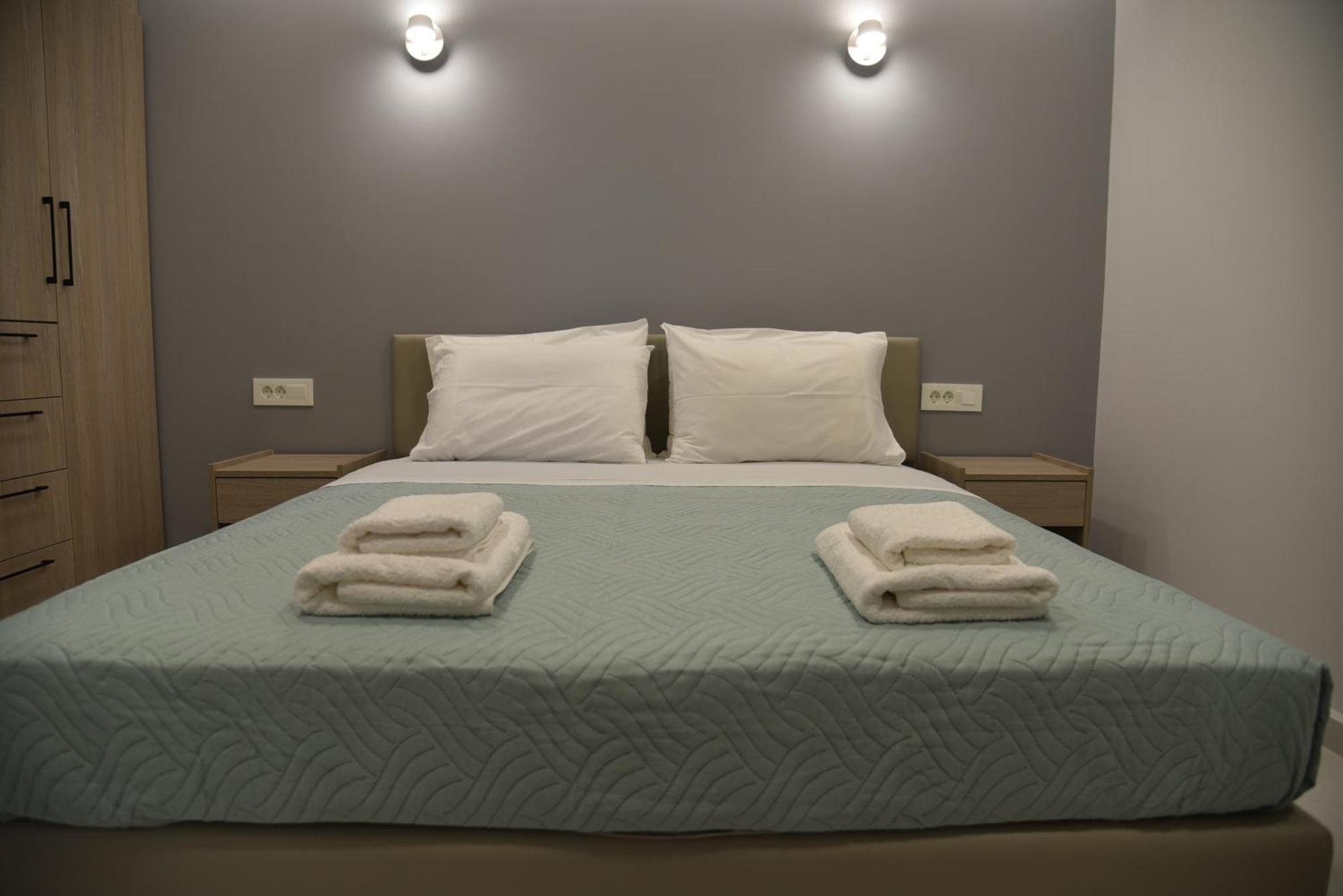 Pirgos Deluxe Apartment - Private Parking Kíssamos Dış mekan fotoğraf
