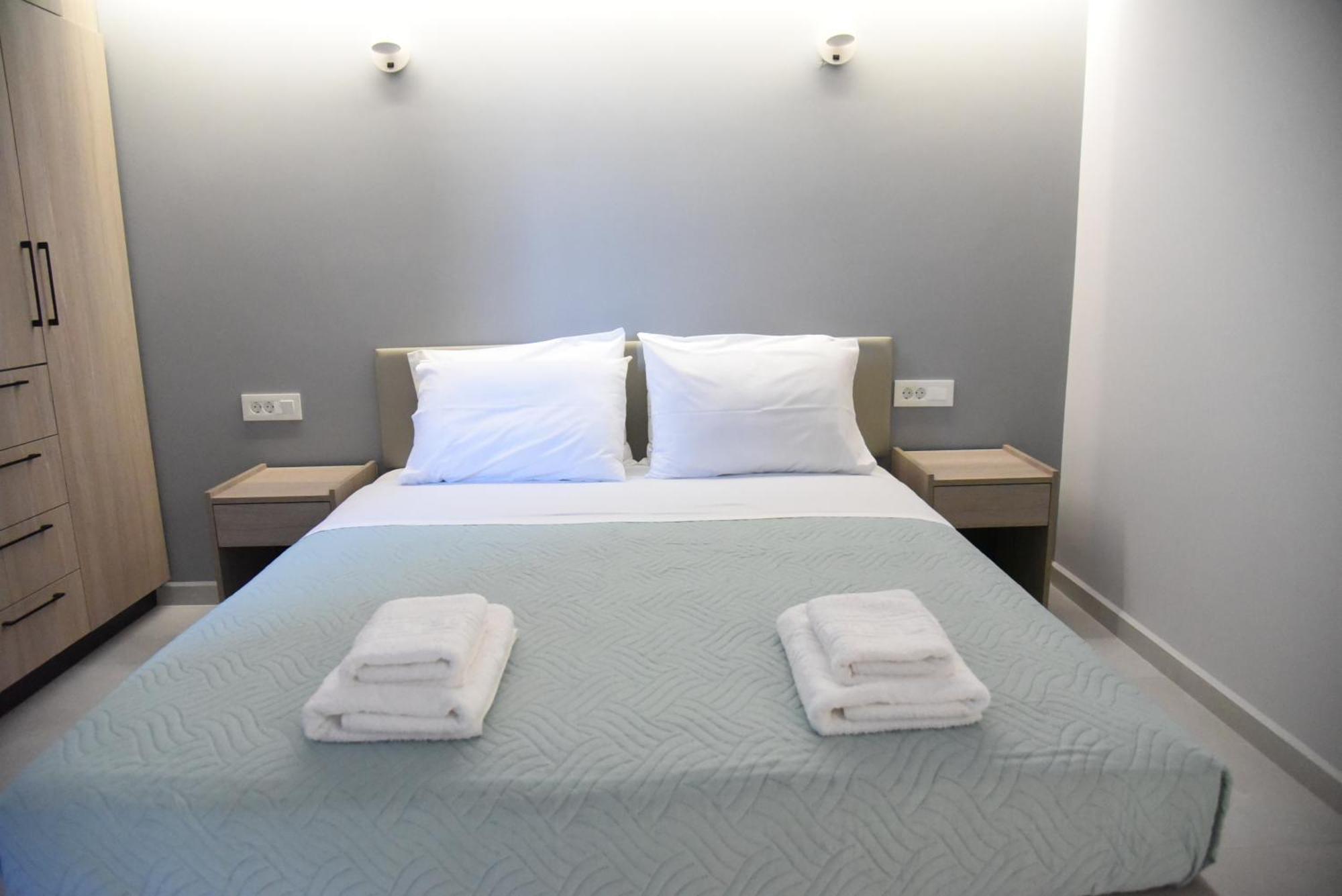 Pirgos Deluxe Apartment - Private Parking Kíssamos Dış mekan fotoğraf