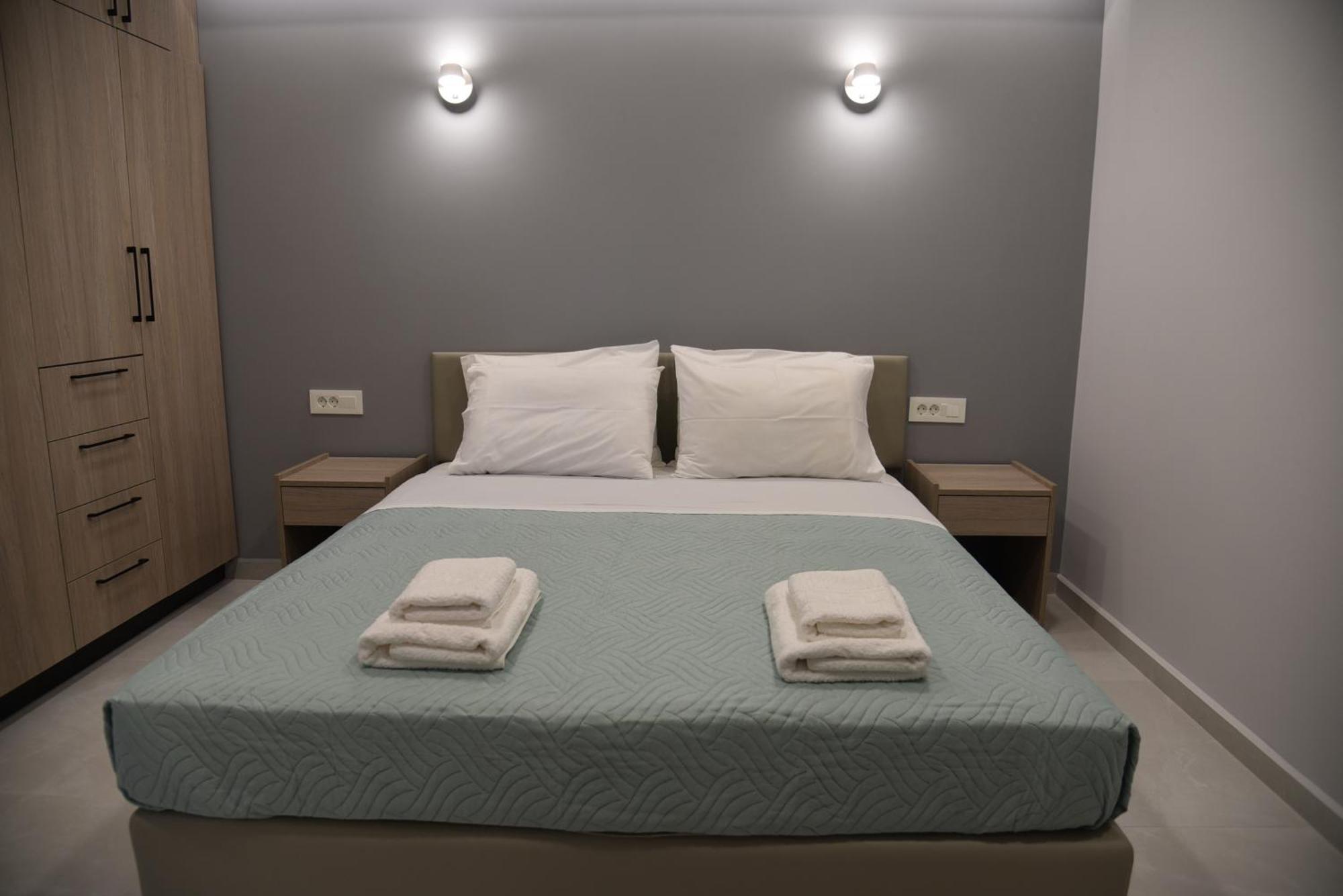 Pirgos Deluxe Apartment - Private Parking Kíssamos Dış mekan fotoğraf