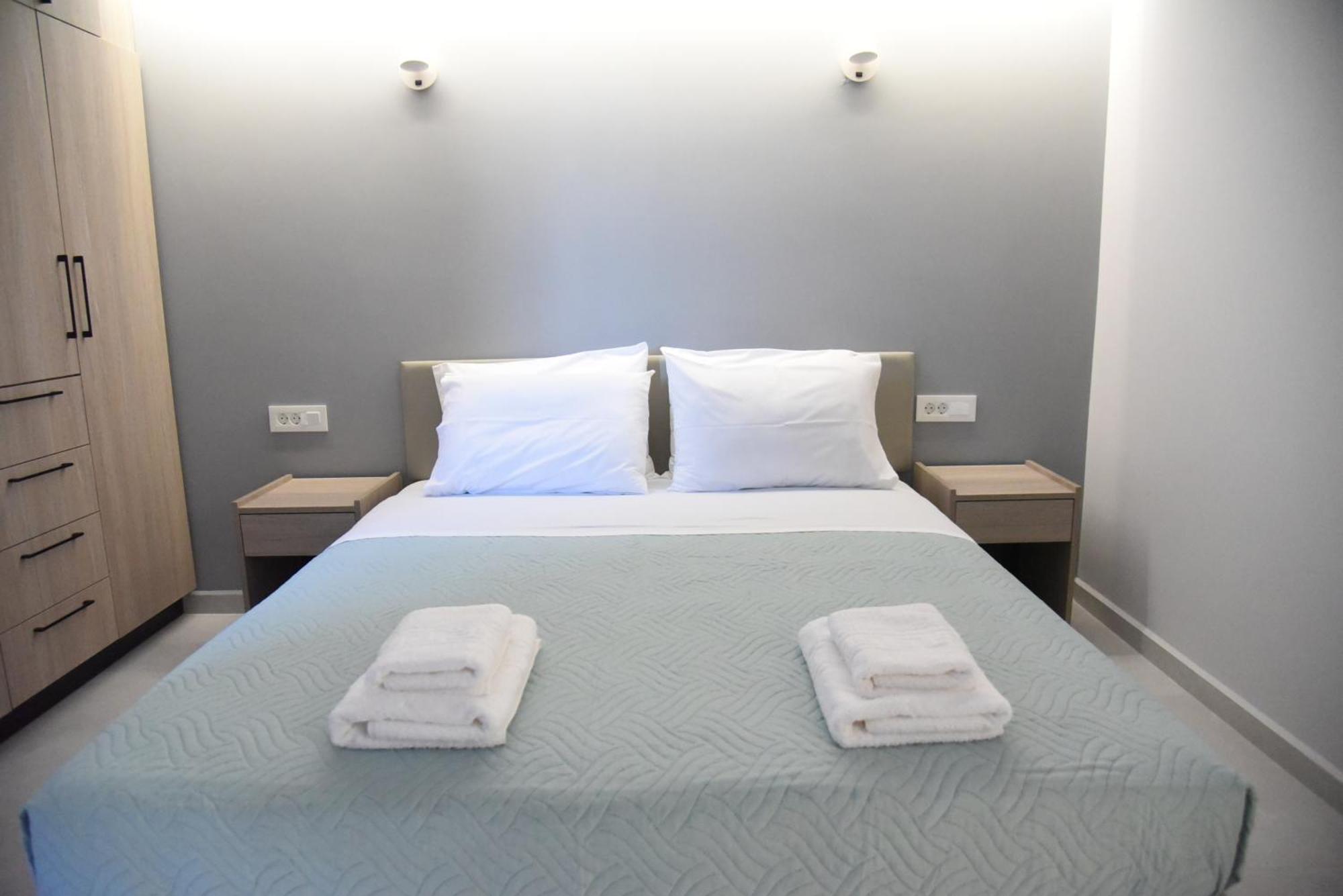 Pirgos Deluxe Apartment - Private Parking Kíssamos Dış mekan fotoğraf