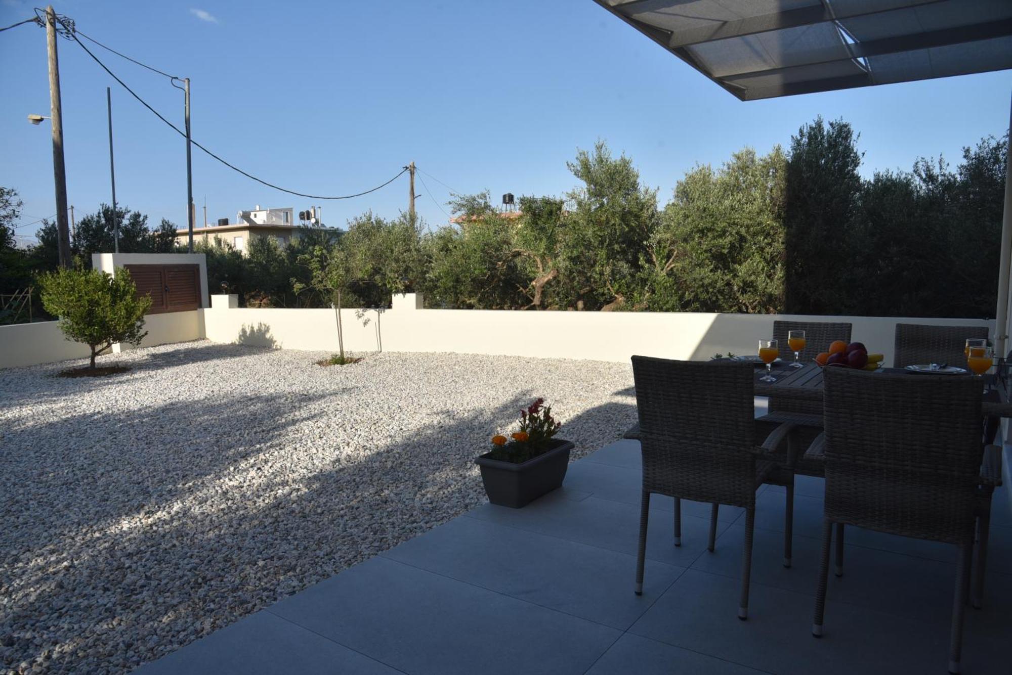 Pirgos Deluxe Apartment - Private Parking Kíssamos Dış mekan fotoğraf