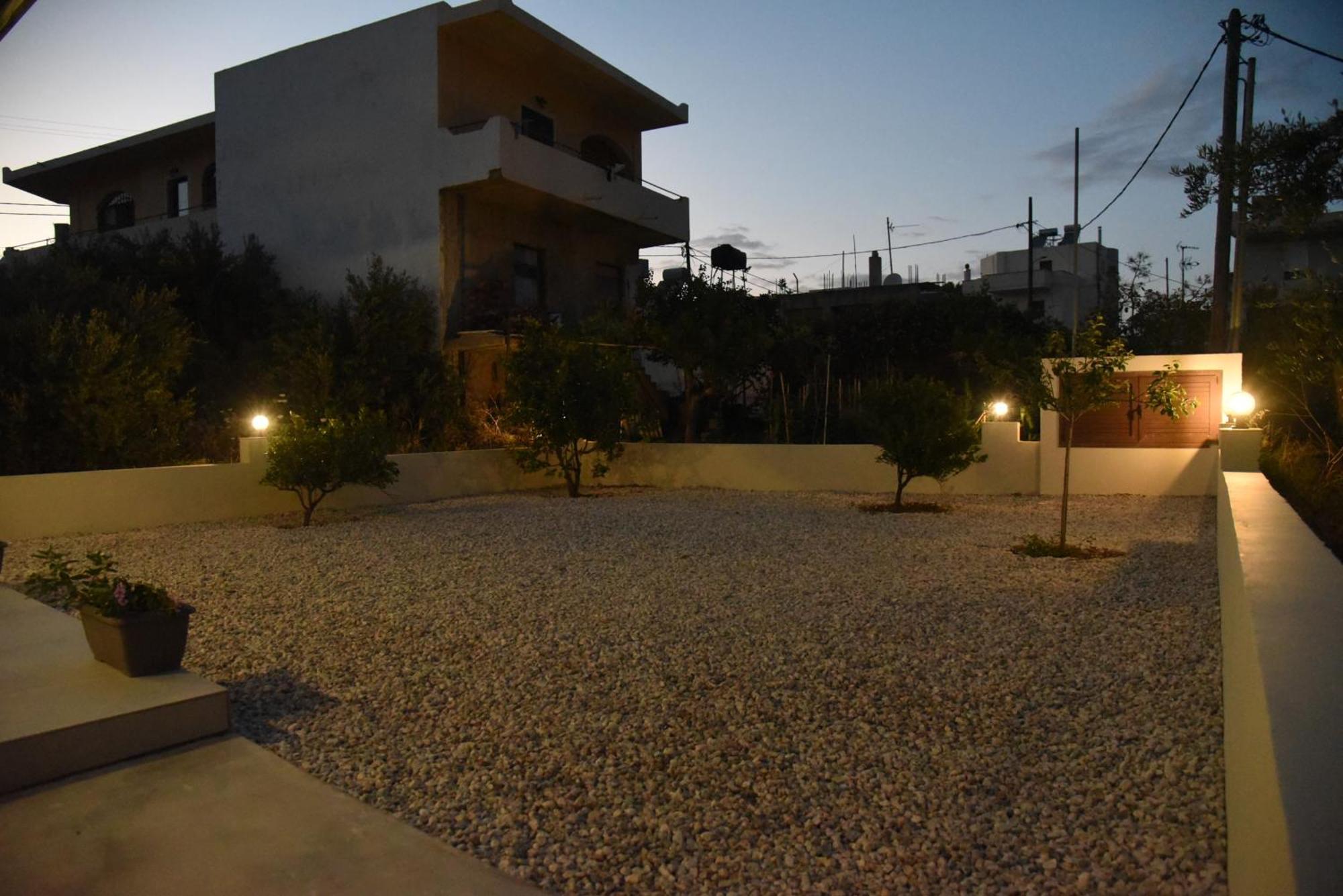 Pirgos Deluxe Apartment - Private Parking Kíssamos Dış mekan fotoğraf