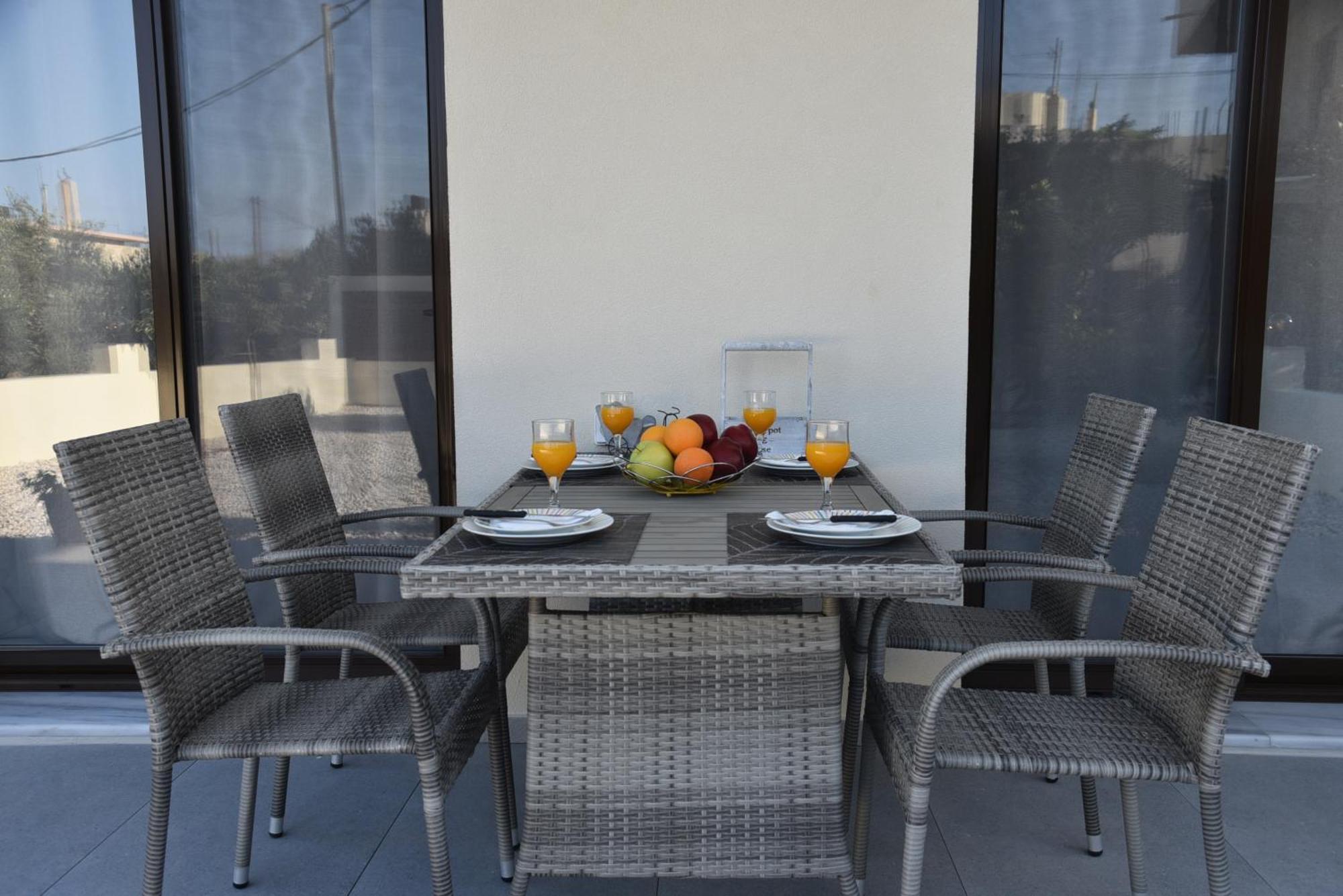 Pirgos Deluxe Apartment - Private Parking Kíssamos Dış mekan fotoğraf