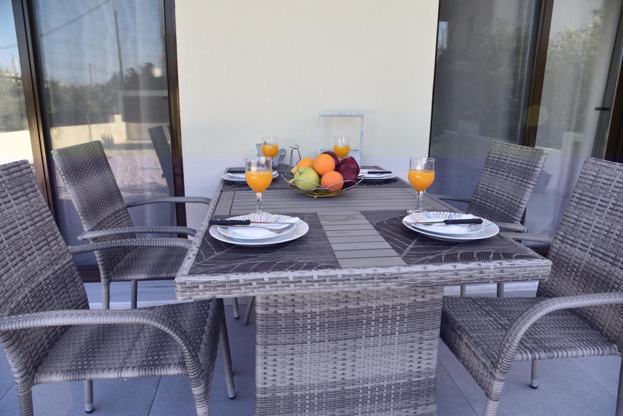 Pirgos Deluxe Apartment - Private Parking Kíssamos Dış mekan fotoğraf